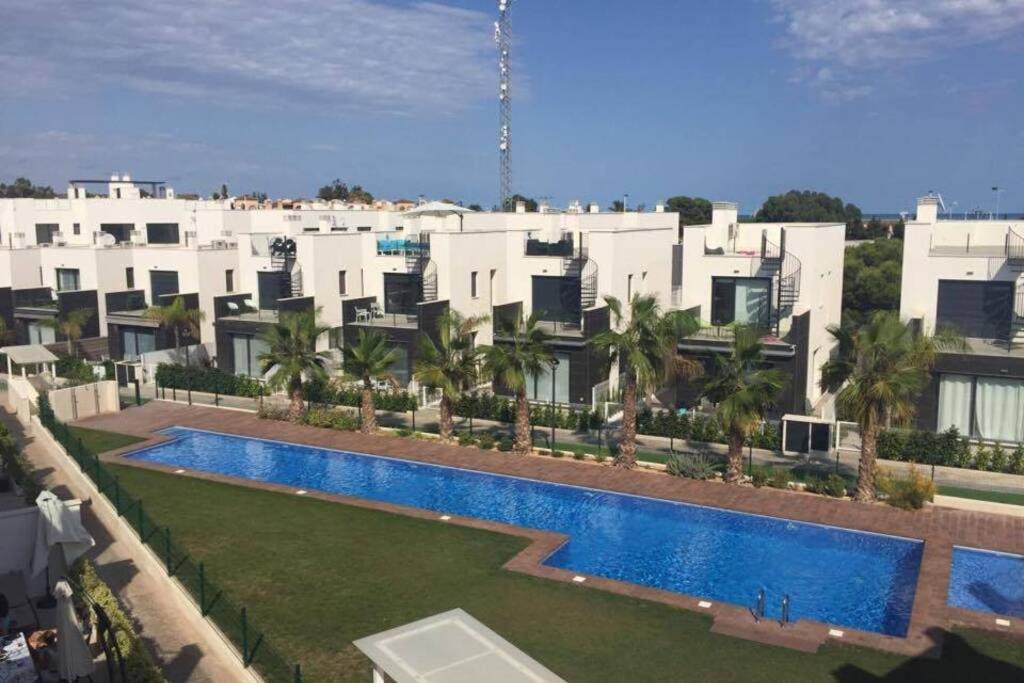 Fun Holiday Apartment Punta Prima Torrevieja Buitenkant foto